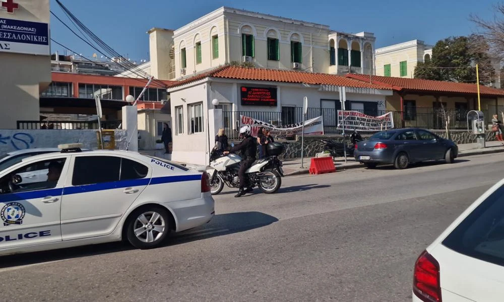 Θεσσαλονίκη: Γέφυρα σωτηρίας από την ΕΛΑΣ για μωρό 19 μηνών